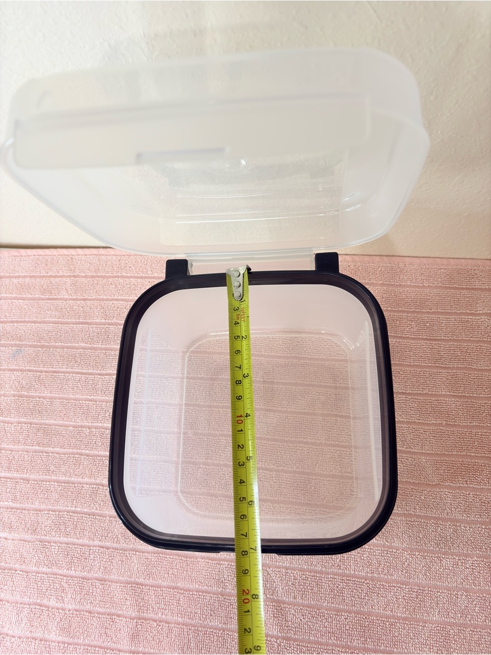 Tupperware Modular Mates Square Signature
Line Container #2 Hinged Lid - Picture 5 of 10